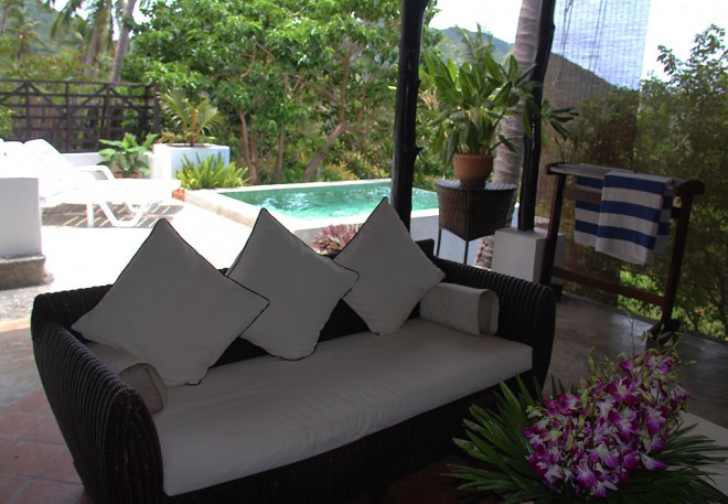 Outdoor sitting area and plunge pool