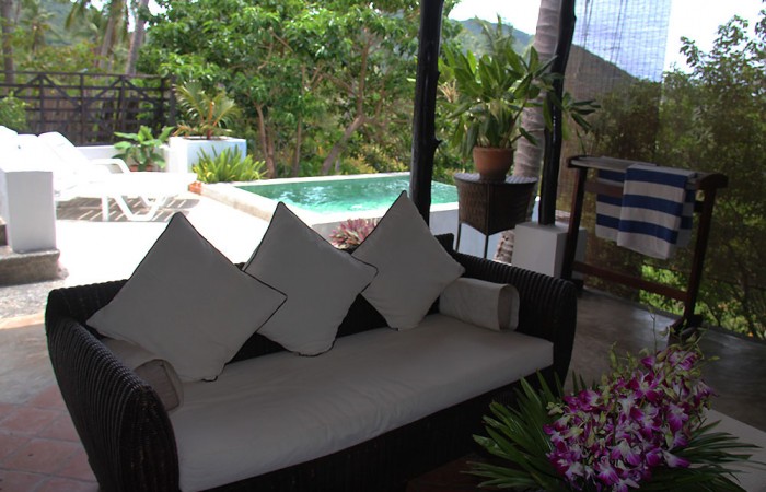 Outdoor sitting area and plunge pool